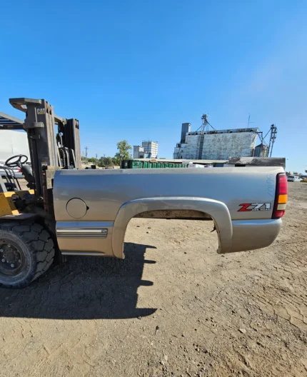 1999-2007 Chevrolet Silverado / GMC Sierra 1500 2500 3500 HD 6' 6" Short Truck Bed